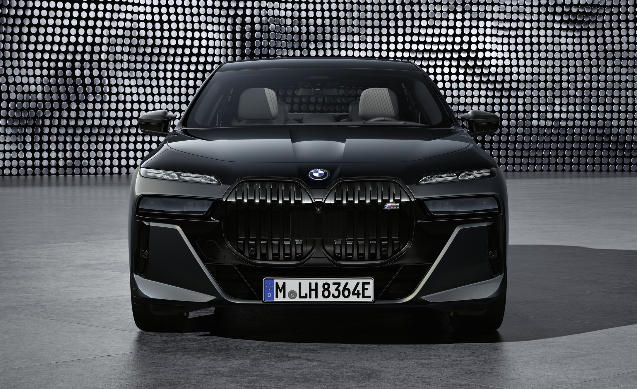 BMW M760e xDrive