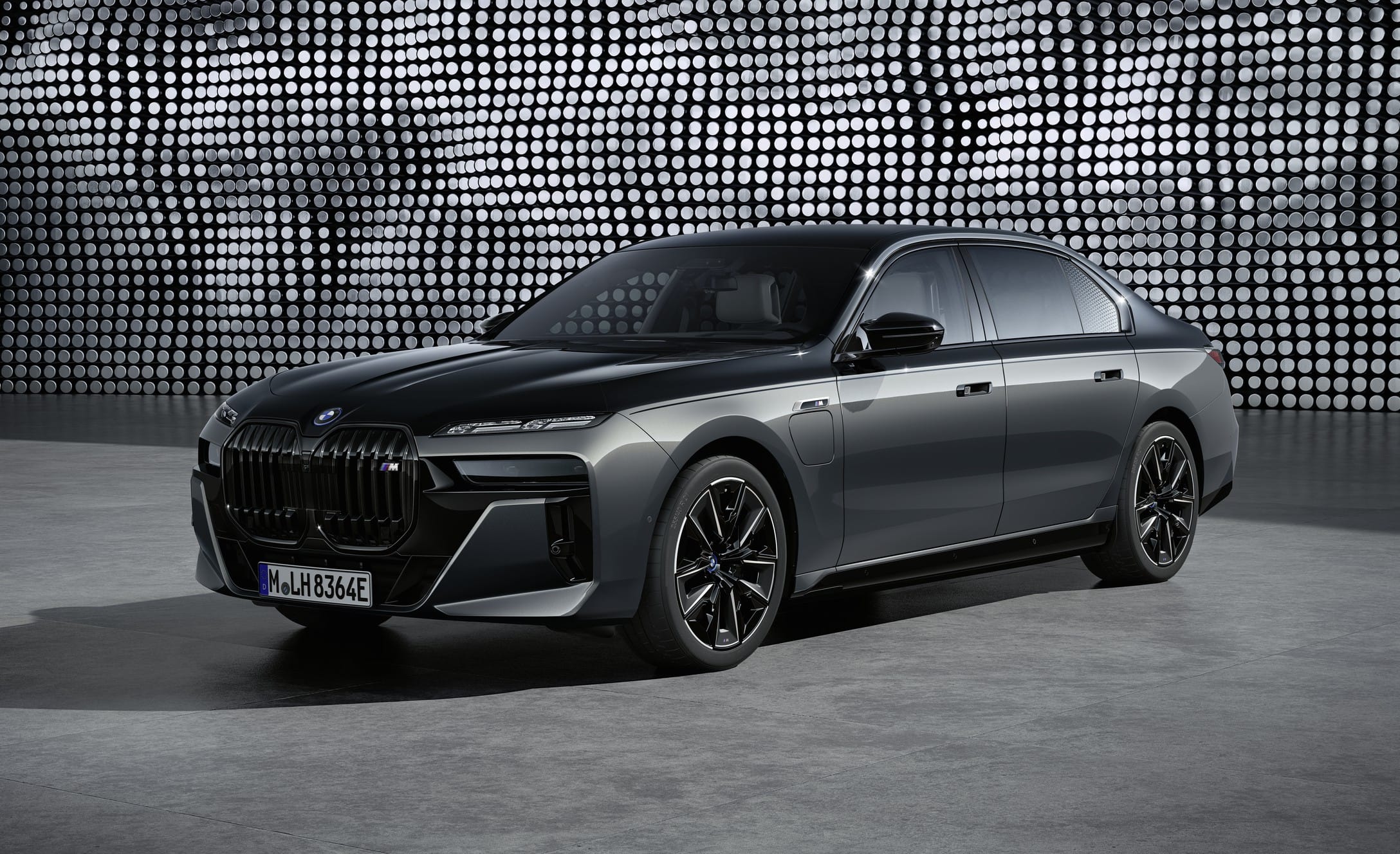 BMW M760e xDrive