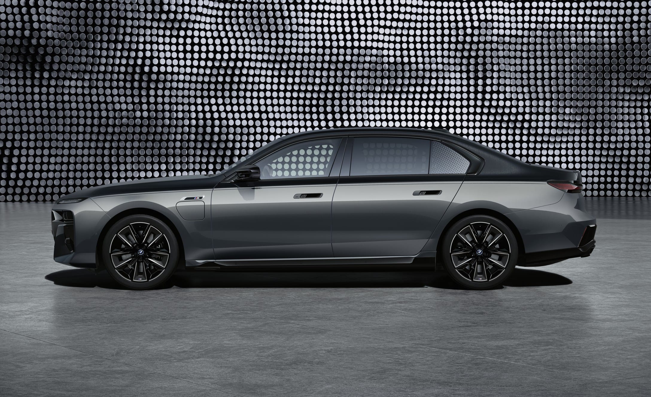 BMW M760e xDrive