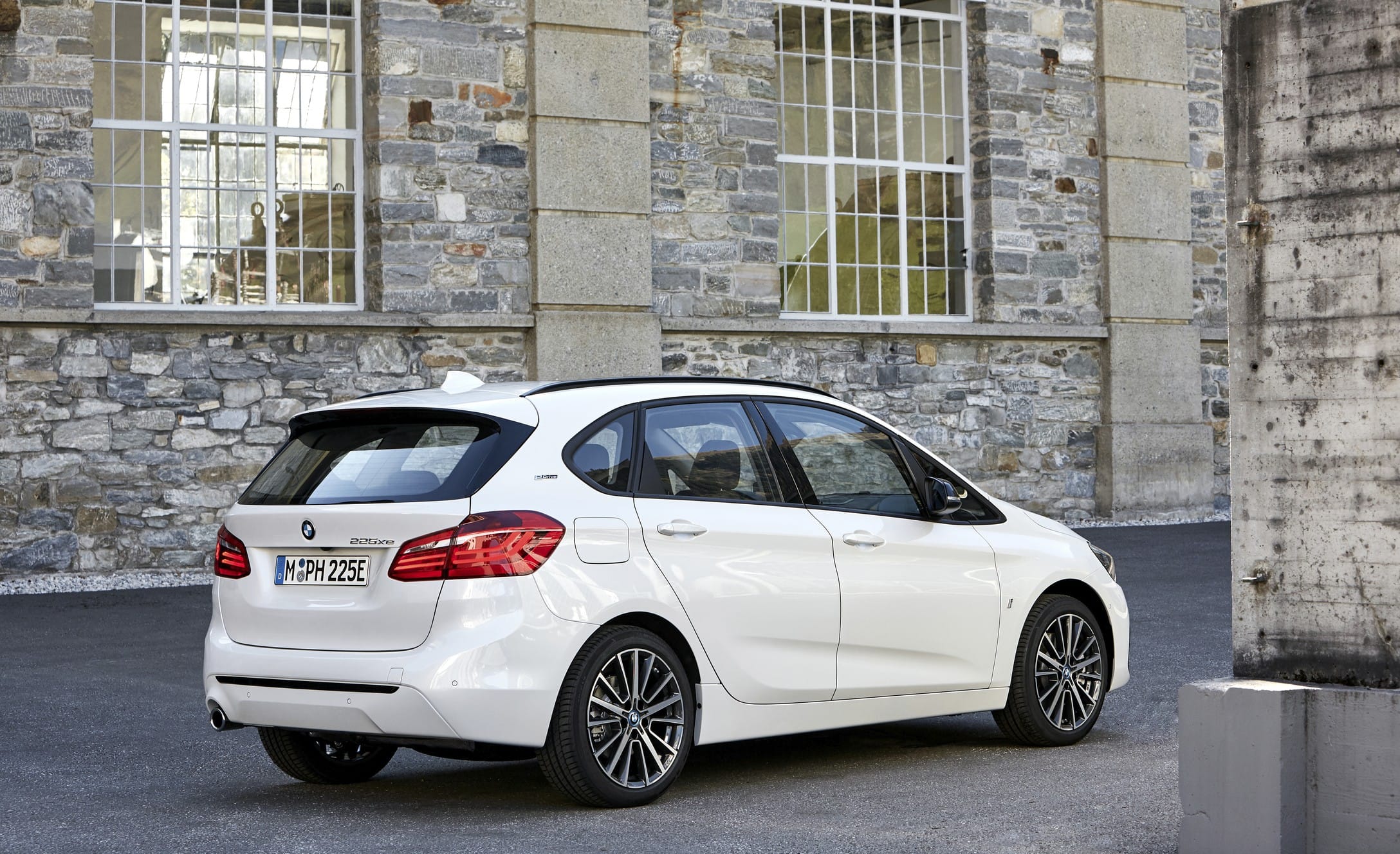 BMW 225e xDrive Active Tourer