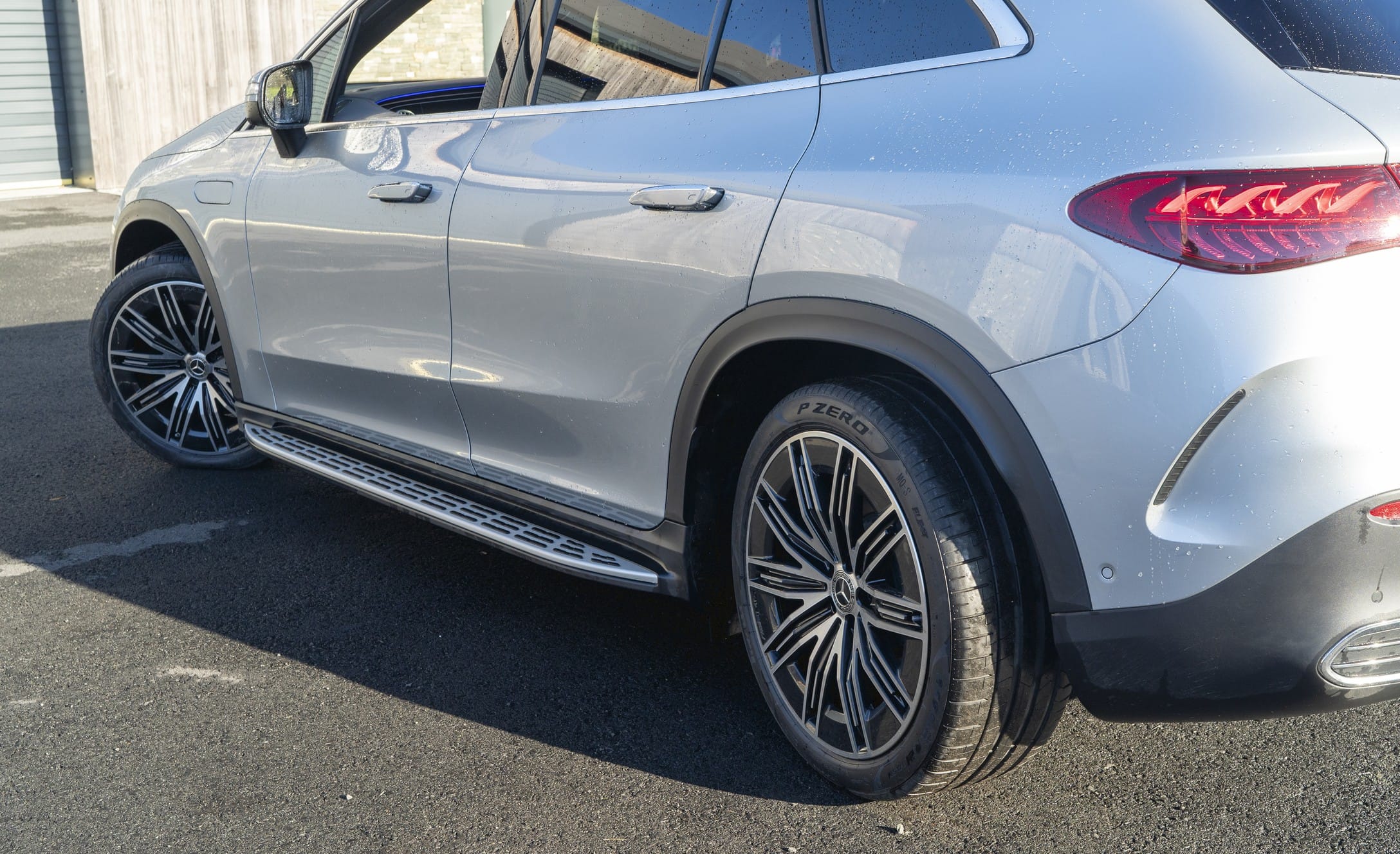 Mercedes-Benz EQE 300 SUV