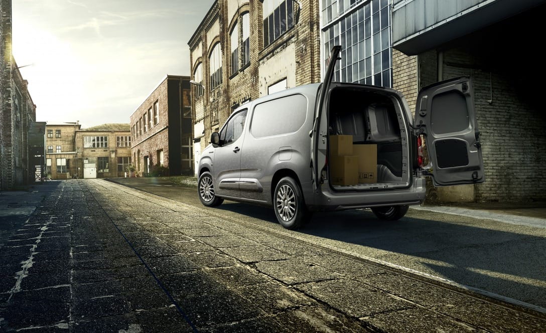 Toyota PROACE Combi Medium 2.2L 150 D-4D 6 Places TPMR